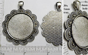 30mm Circle Pendant Tray Overlapping Scallop Doily Border Textured Back Antiqued Silver (Select Amount or Optional Insert)