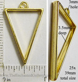 Open Back Triangle Frame 25mm x 39mm Goldtone